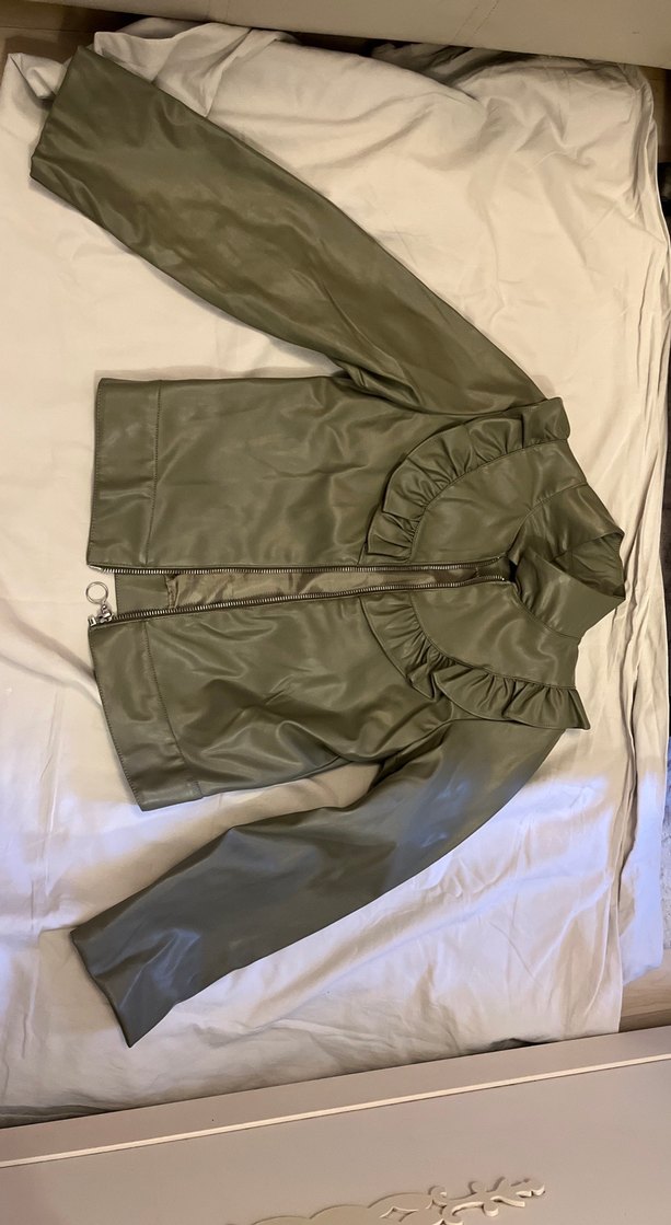 Kız çocuk Deri Ceket Fırfırlı - Görsel 3