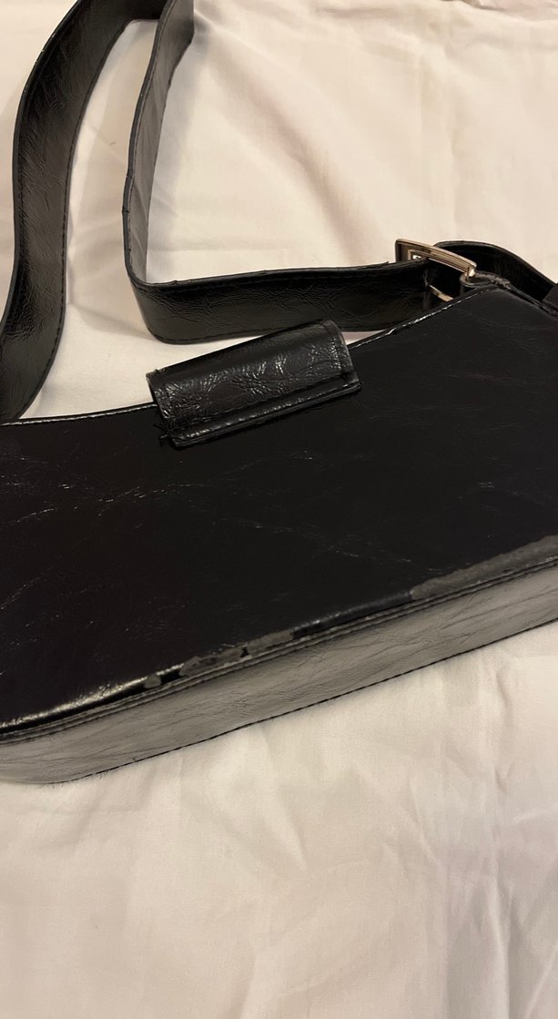 Kemer Detaylı Siyah Deri Gotik Kadın Çanta - Görsel 4