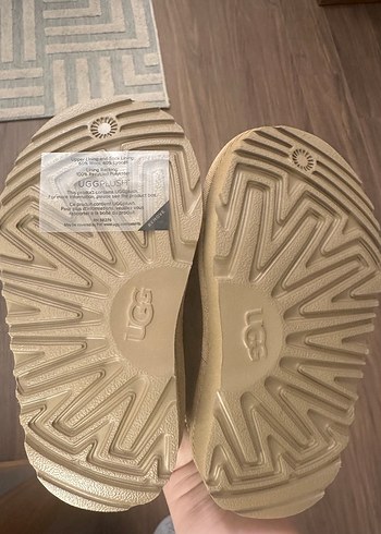 Ugg UGG ÇOCUK AYAKKABI 25 NUMARA