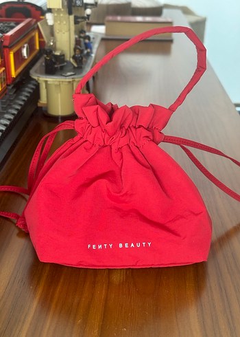 Fenty Beauty Cherry Mouth Dudak Seti - Görsel 4