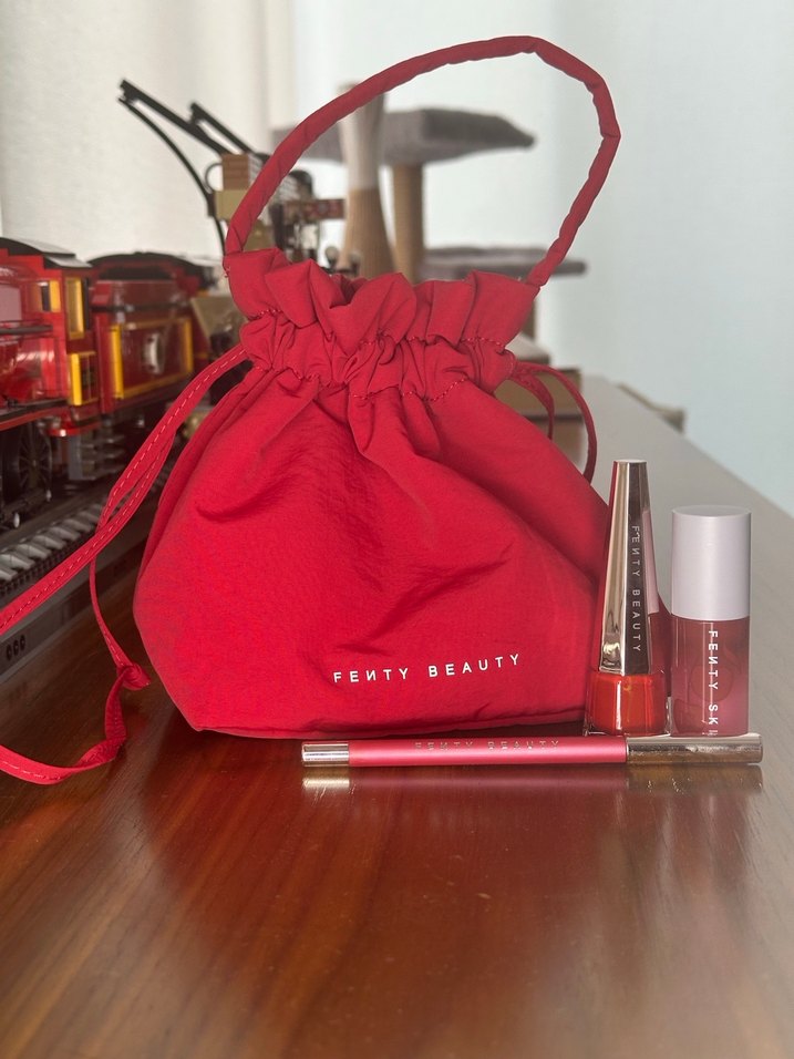 Fenty Beauty Cherry Mouth Dudak Seti - Görsel 3