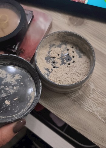 Wet n Wild Transparan Gevşek Sabitleyici Pudra - Görsel 2