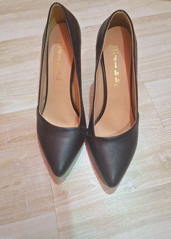 Klasik Siyah Stiletto Topuklu Kadın Ayakkabı - Görsel 2