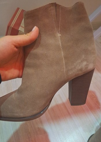 Bej Süet Kadın Topuklu Bot - Görsel 3