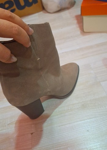 Bej Süet Kadın Topuklu Bot - Görsel 7