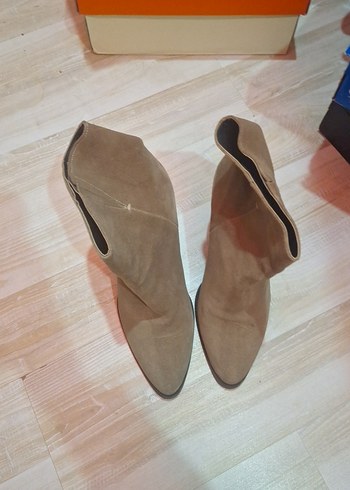 Bej Süet Kadın Topuklu Bot - Görsel 6