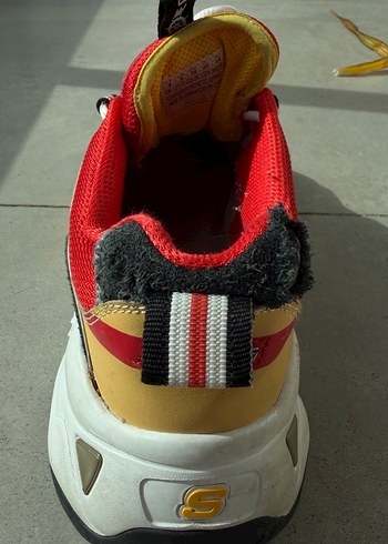 Kırmızı Yılan Desenli Bağcıklı Spor Ayakkabı - Görsel 4