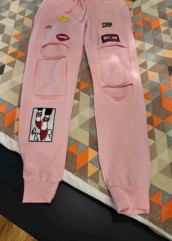 Yırtmaçlı Pembe Baskılı Fit Kadın Eşofman - Görsel 5