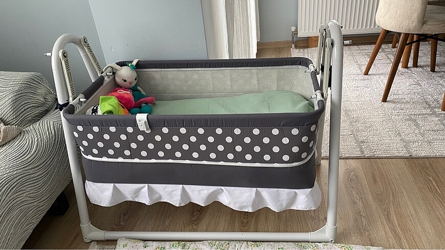Sallanan bebek beşiği