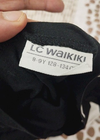 Siyah V Yaka Kız Tişörtü - Görsel 3