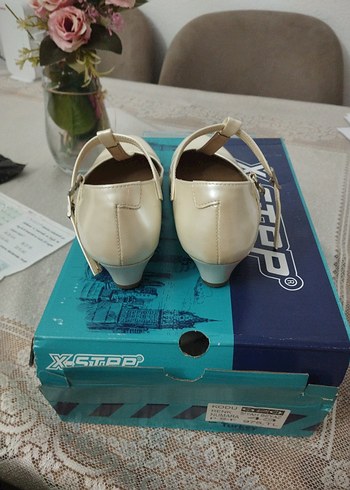 Kız Çocuk Beyaz Klasik Tokalı Ayakkabı - Görsel 4