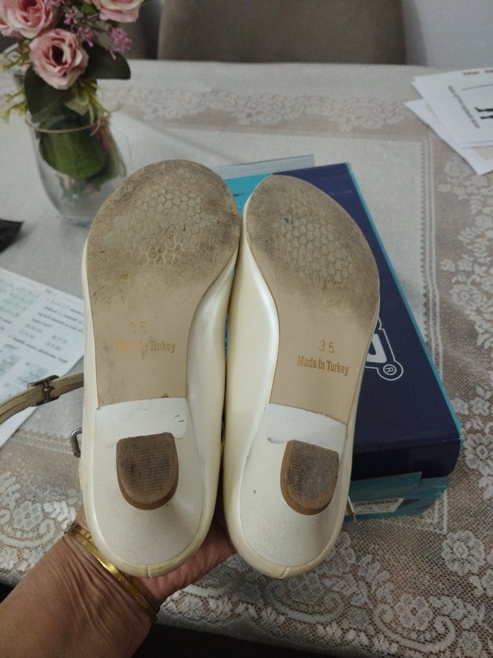 Kız Çocuk Beyaz Klasik Tokalı Ayakkabı - Görsel 3