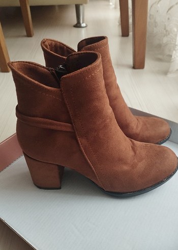Kahverengi Süet Kadın Topuklu Bot - Görsel 2