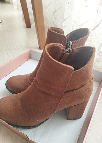 Kahverengi Süet Kadın Topuklu Bot - Görsel 4