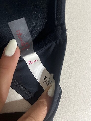 m Beden Bikini üstü