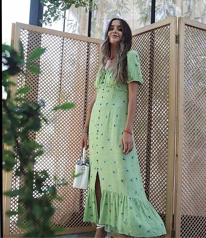 Yeşil uzun çiçekli elbise