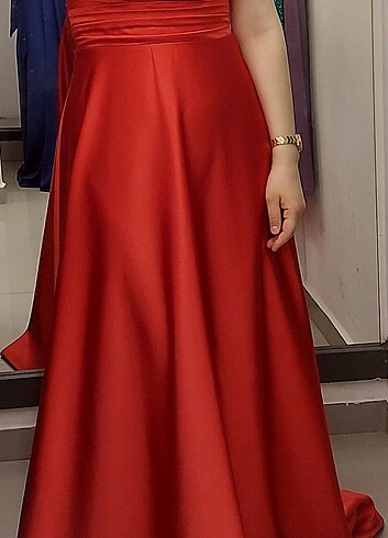 Zara Kırmızı Abiye 