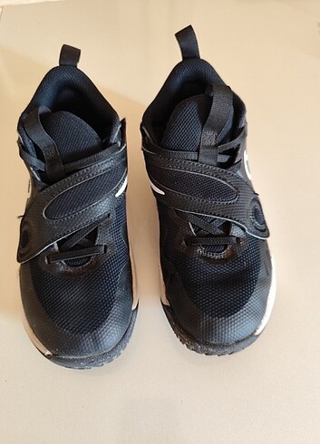 32 Beden siyah Renk Orginal nike erkek çocuk ayakkabı