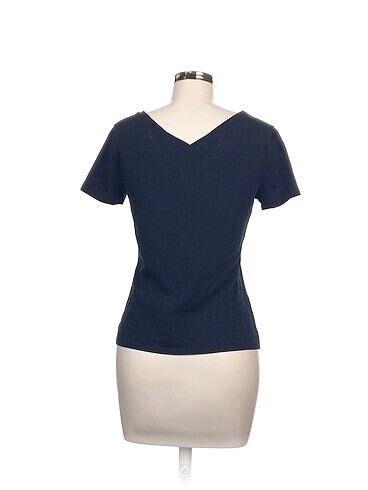 42 Beden Armani T-shirt %70 İndirimli.