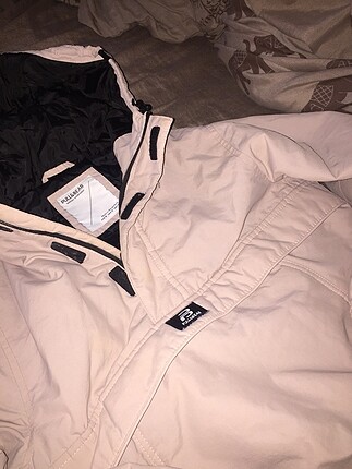 s Beden pull and bear mont