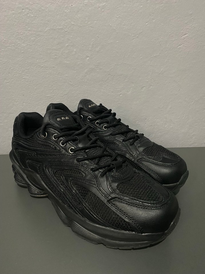 Bershka Spor Ayakkabı - Görsel 3