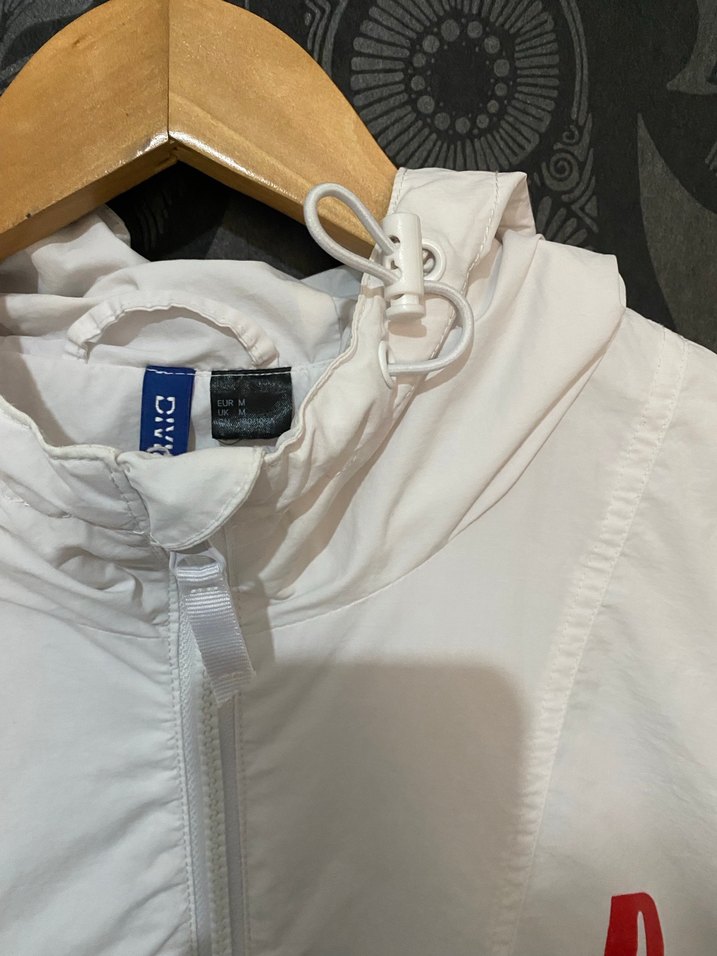 H&M PlayStation Kanguru Yağmurluk - Görsel 5