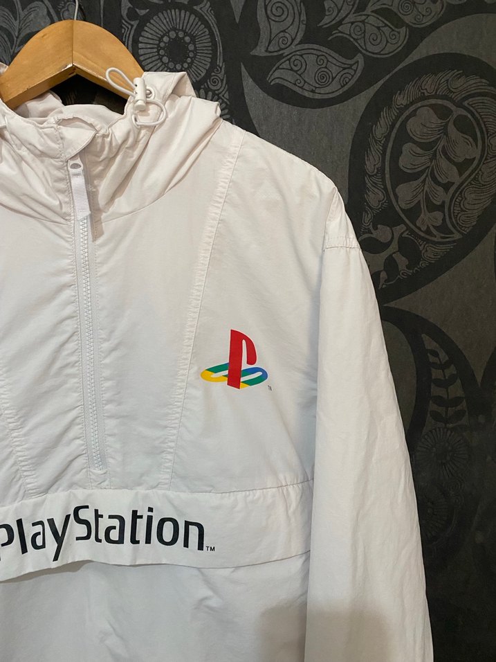 H&M PlayStation Kanguru Yağmurluk - Görsel 4