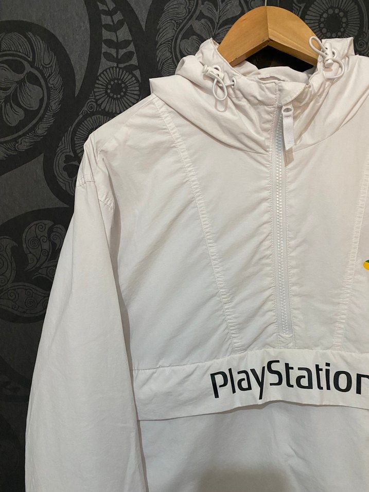 H&M PlayStation Kanguru Yağmurluk - Görsel 3