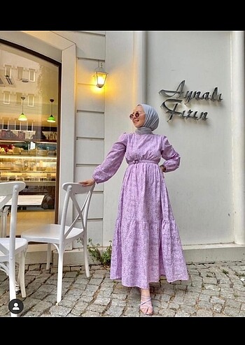 Lila elbise