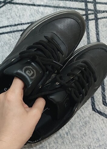 Pierre Cardin erkek spor ayakkabı hem klasik hem spor görüntü