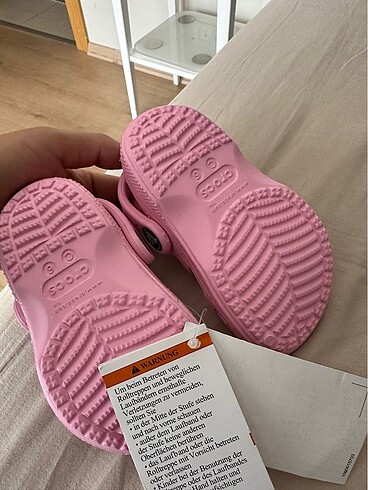 22 Beden YENI Simli crocs sandalet (c6 - 22-23 nr)