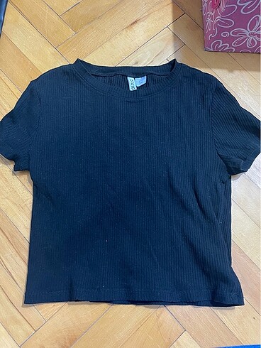 H&M crop top tshirt
