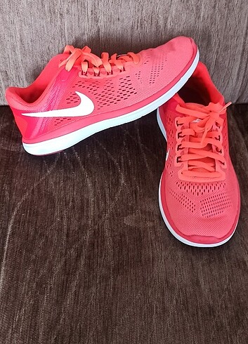 38 Beden Orjinal Nike ayakkabı