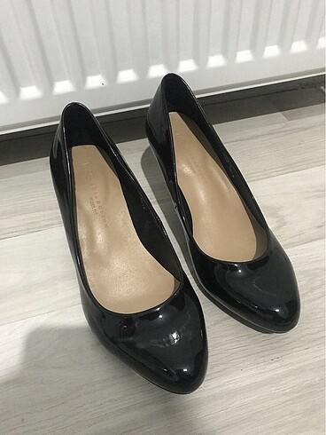 Marks & Spencer Siyah stiletto topuklu ayakkabı