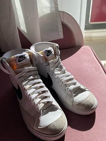 Nike Blazer Mid?77