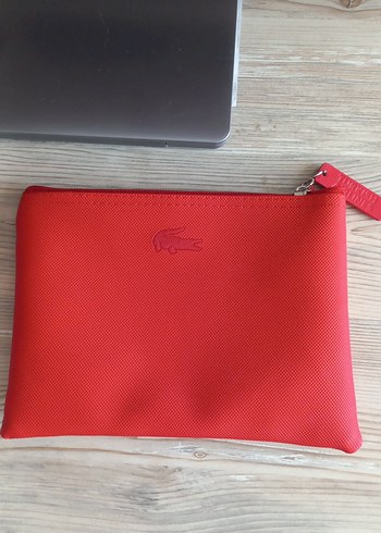 Lacoste makyaj çantası