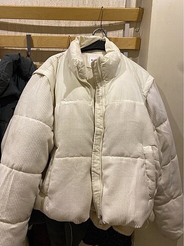 bershka beyaz mont