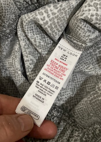 Gri Yılan Desenli Kemerli Kadın Mini Şort - Görsel 5