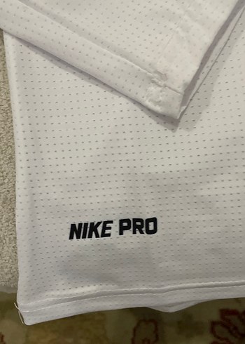 Nike Pro Beyaz Yarım Fermuarlı Sweatshirt - Görsel 3