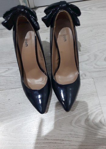 Koton Tokalı Siyah Rugan Stiletto