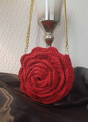 Kırmızı gül çanta