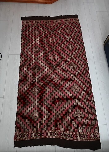 Diğer El dokuması kilim,antika,bitki ve kök boyalarla yapılmış.
