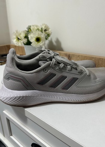 Gri Bağcıklı Kadın Spor Ayakkabı