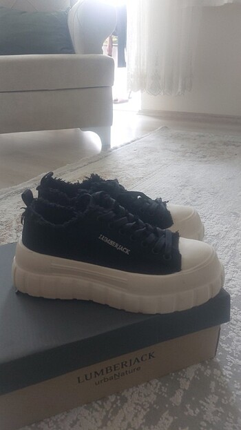 Sneaker