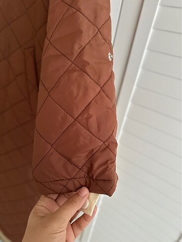 Kapşonlu mevsimlik mont - Görsel 7