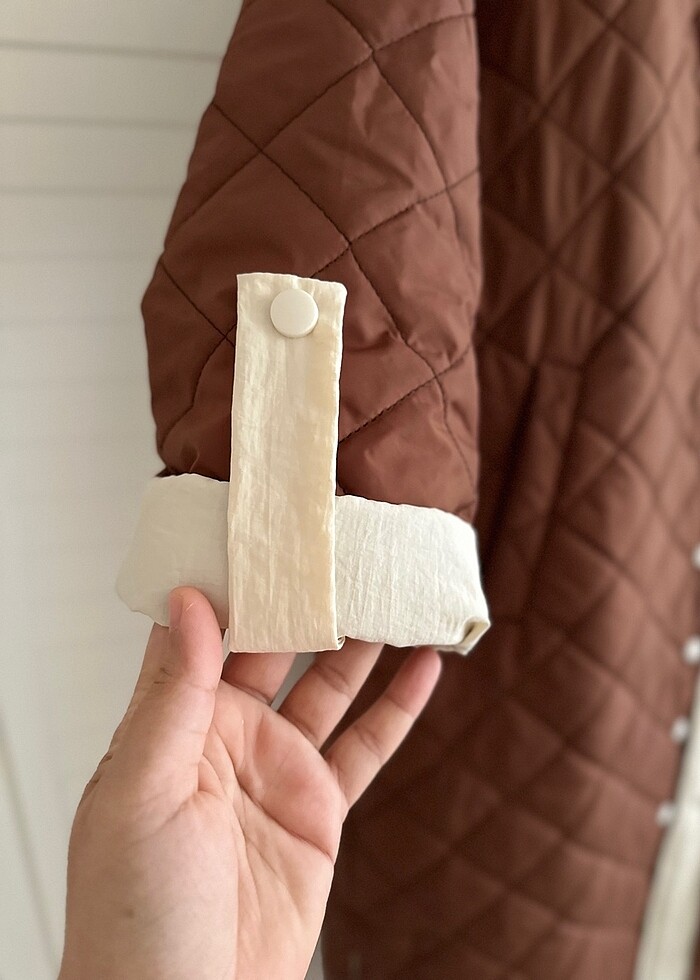 Kapşonlu mevsimlik mont - Görsel 2