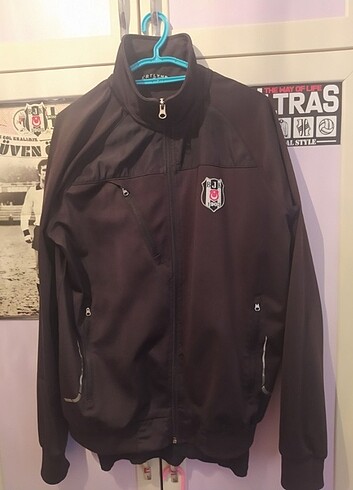 m Beden siyah Renk Beşiktaş Yağmurluk 