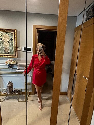 Kırmızı elbise - Görsel 3