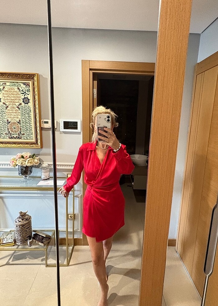 Kırmızı elbise - Görsel 2