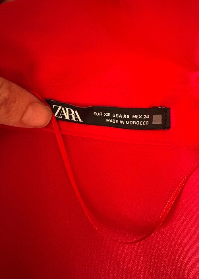 Kırmızı elbise - Görsel 5